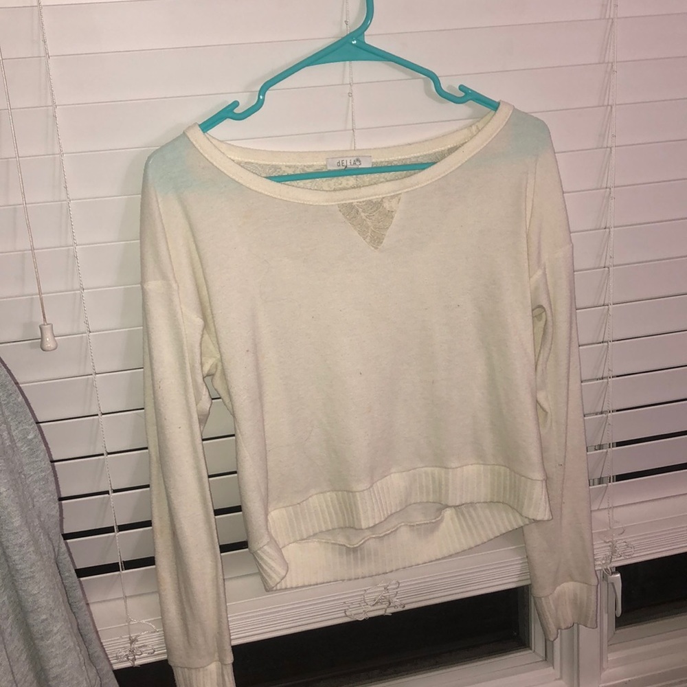 Adorable cropped white sweater